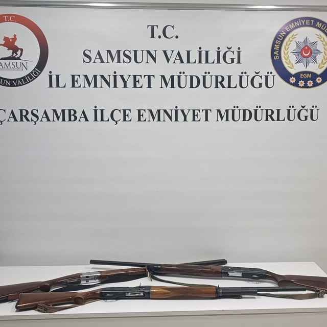 Çarşamba'da bir araçta 3 ruhsatsız tüfek ele geçirildi