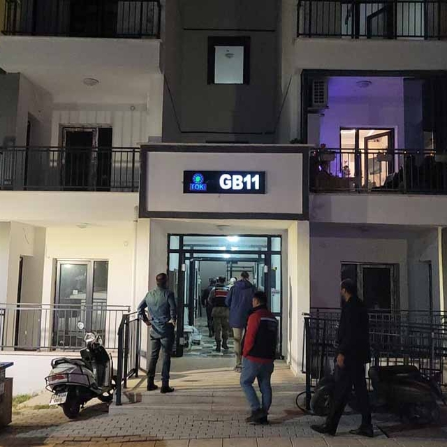 Hatay'da aynı aileden 3'ü çocuk 4 kişinin öldüğü zehirlenme olayına ilişkin...