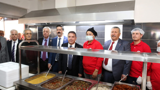 Kaş Belediyesi'nin halk lokantası hizmete açıldı