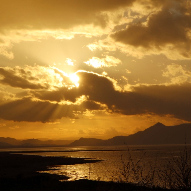 Burdur Gölü'nde 'kış güneşi' manzarası