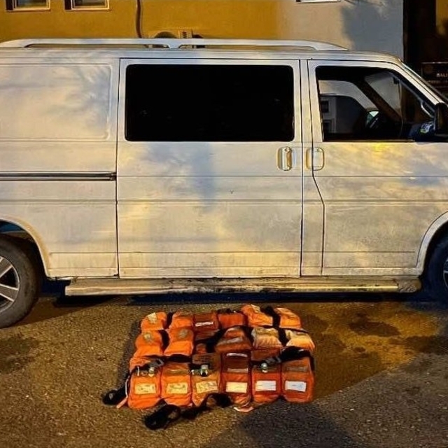 Balıkesir'de 26 düzensiz göçmen ve 1 insan kaçakçılığı şüphelisi yakalandı