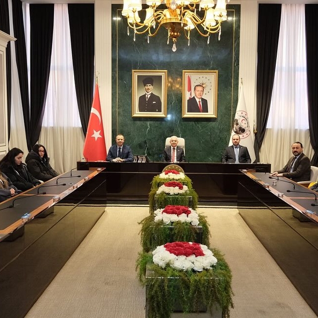 Kırklareli Valisi Turan, kadın basketbolcularla bir araya geldi