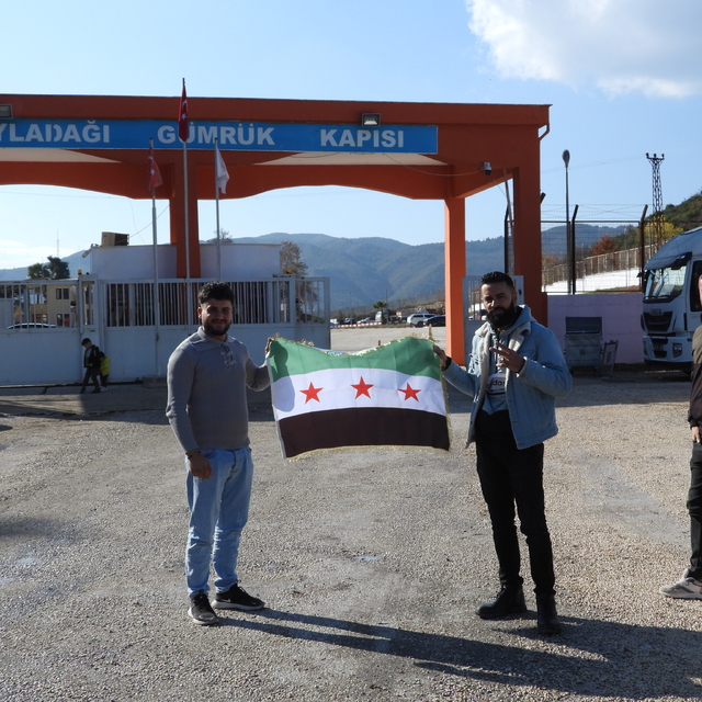 Suriyeliler, Yayladağı Hudut Kapısı'ndan ülkelerine gidiyorlar