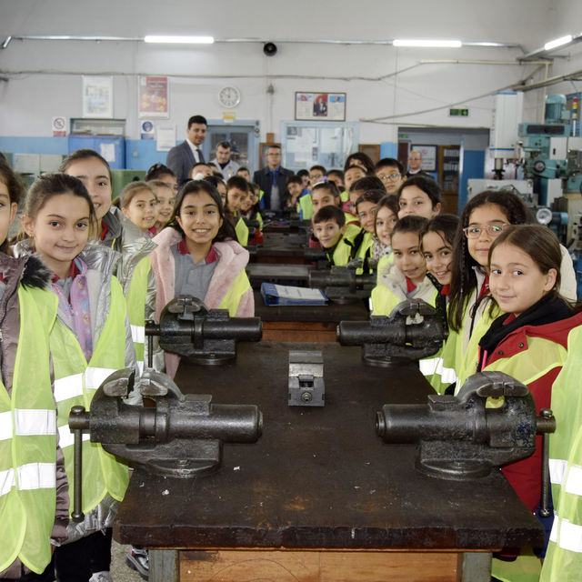 Turgutlu'da ilkokul öğrencilerine meslek okulları tanıtıldı