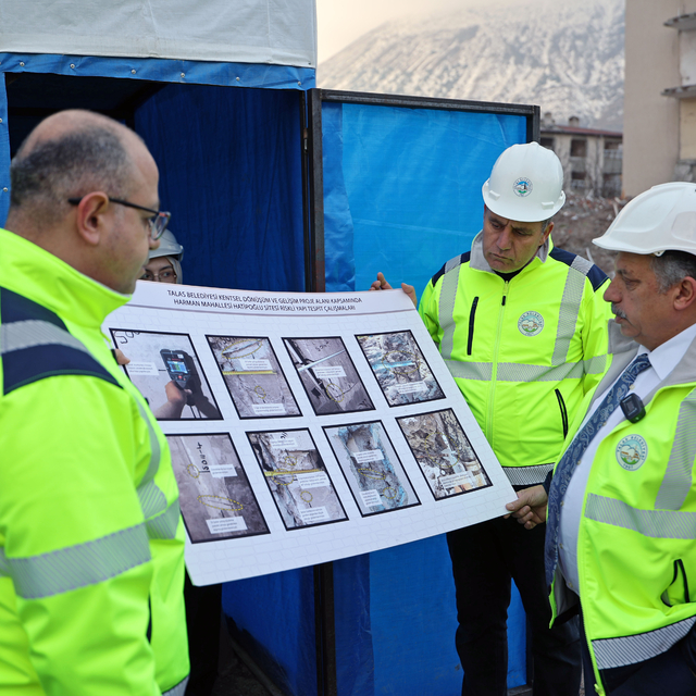 Talas Belediye Başkanı Yalçın, yıkım çalışmalarına katıldı