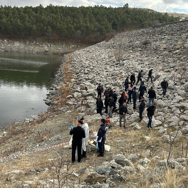 Baraj gölünde erkek cesedi bulundu
