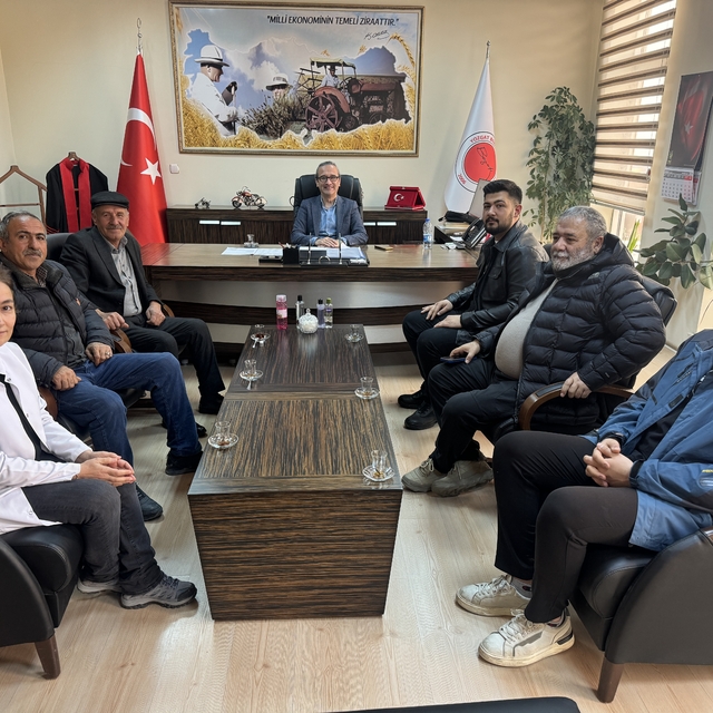 YOBÜ Ziraat Fakültesi Dekanı Yakupoğlu çiftçilerle bir araya geldi
