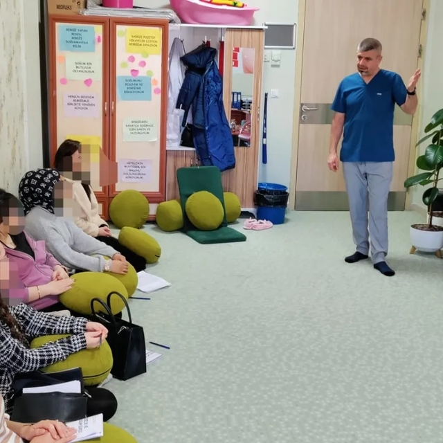 Niğde'de anne adaylarına normal doğumun önemi anlatılıyor