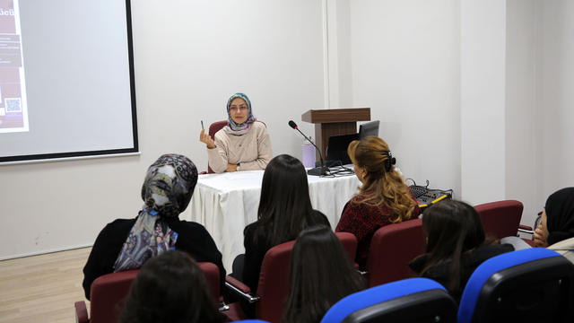 Muş'ta "Sözlerle Barış, Şiddetsiz İletişimin Gücü" semineri düzenlendi