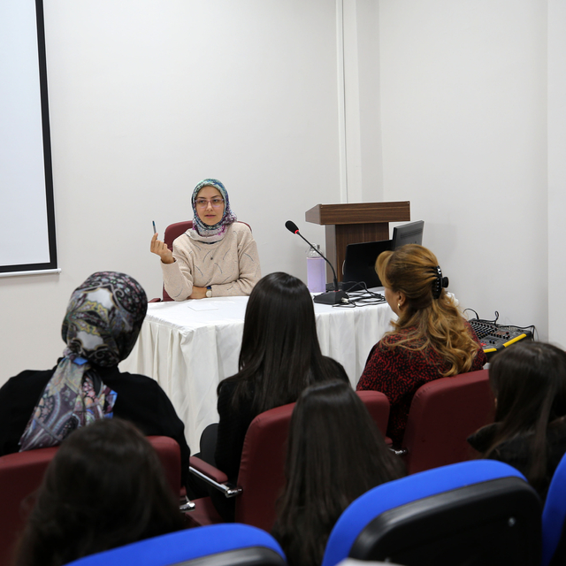 Muş'ta "Sözlerle Barış, Şiddetsiz İletişimin Gücü" semineri düzenlendi