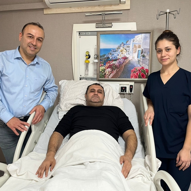 Aydın'da hastanın mesanesinden piramit şeklinde taşlar çıkarıldı