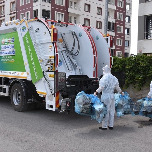 Kocasinan Belediyesi, geri dönüşüm atıklarını kaynağından ayrıştırılmış ola...