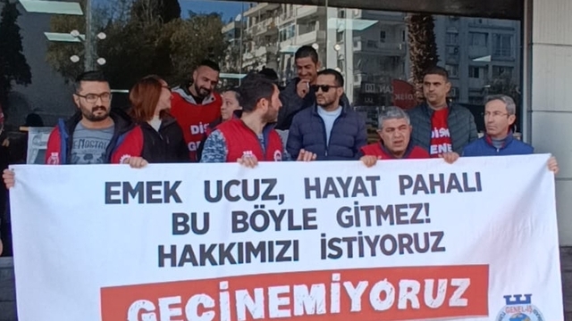 Karşıyaka Belediyesinde işten çıkarılan işçiler eylemlerini sürdürüyor