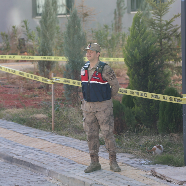 Hatay'da 4 kişinin zehirlenerek öldüğü sitede bilirkişi heyeti inceleme yap...