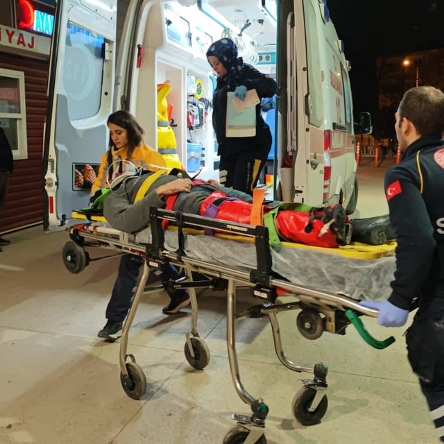 Bursa'da asansör boşluğuna düşen kişi yaralandı