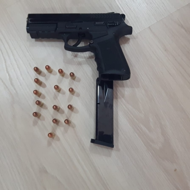 Konya'da suç örgütüyle bağlantılı oldukları iddiasıyla yakalanan 4 zanlıdan...