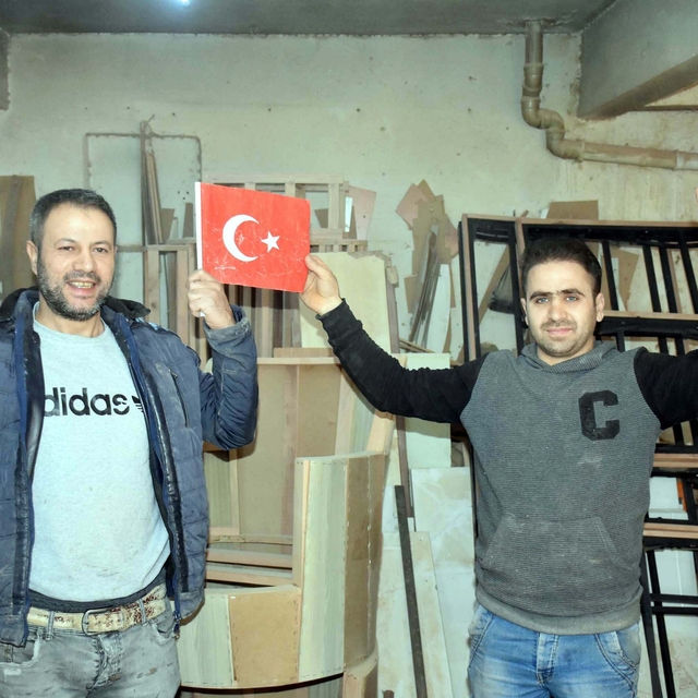 Marangoz olan ortaklar, Suriye'ye dönmek için gün sayıyor