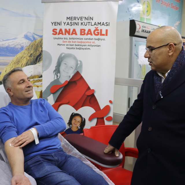 Ağrı Valisi Koç, kan bağışında bulundu