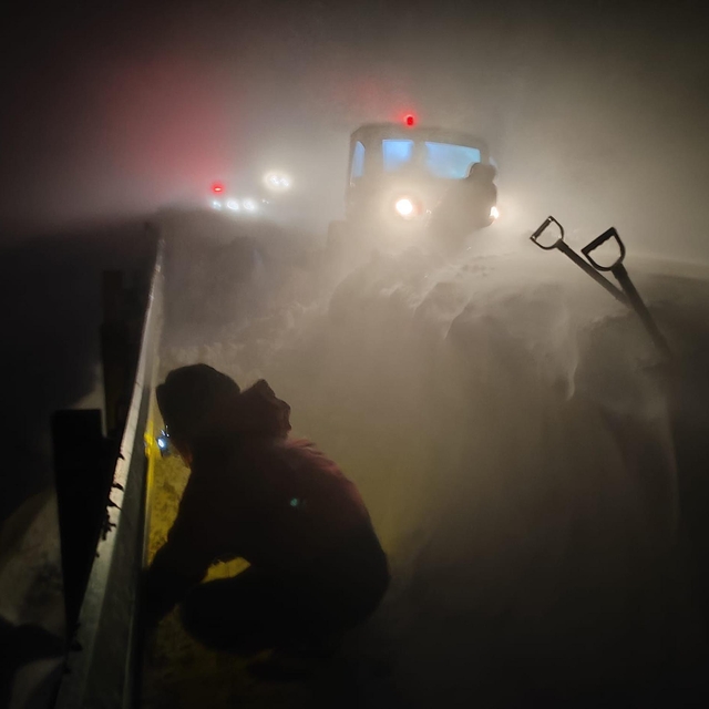 Karda mahsur kalan 6 kişi, 8 saatlik çalışma ile kurtarıldı