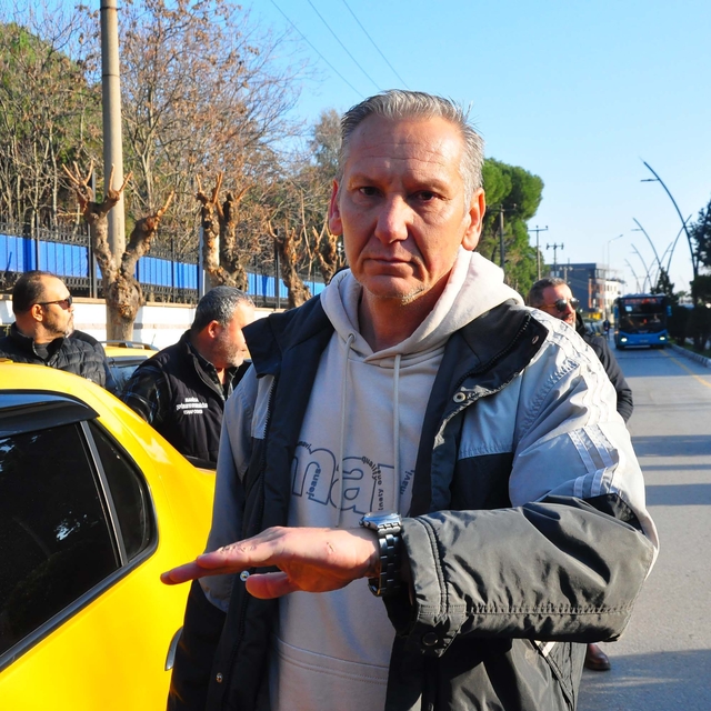 Bıçaklı 'gasp' girişiminde yaralı olarak kurtulan taksici, o anları anlattı