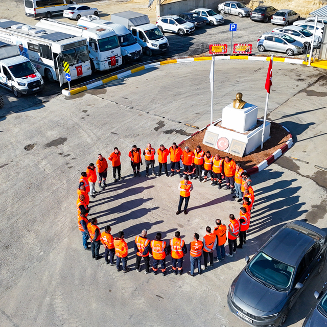 Mersin'de belediye ekipleri karla mücadele hazırlıklarını tamamladı