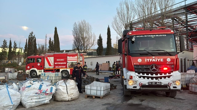 Kocaeli'de döküm fabrikasında çıkan yangın söndürüldü