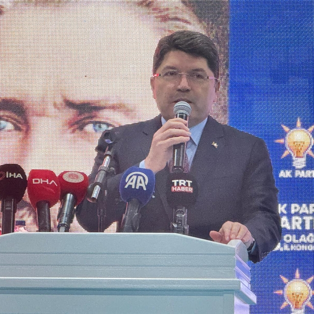 Bakan Tunç: Esad yurt dışına kaçmış, hala oturup masaya görüşmek lazım diyo...