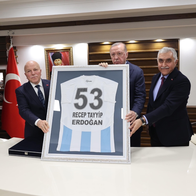 Erdoğan: Esed, kuyruğunu kıstırıp, bir gecede Şam'dan kaçmak zorunda kaldı...