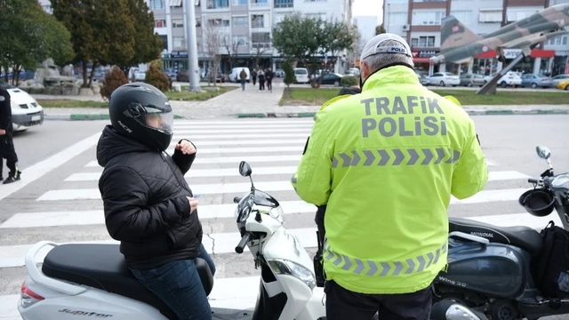 Kırklareli'nde araç trafiğine kapalı caddelerde denetim yapıldı