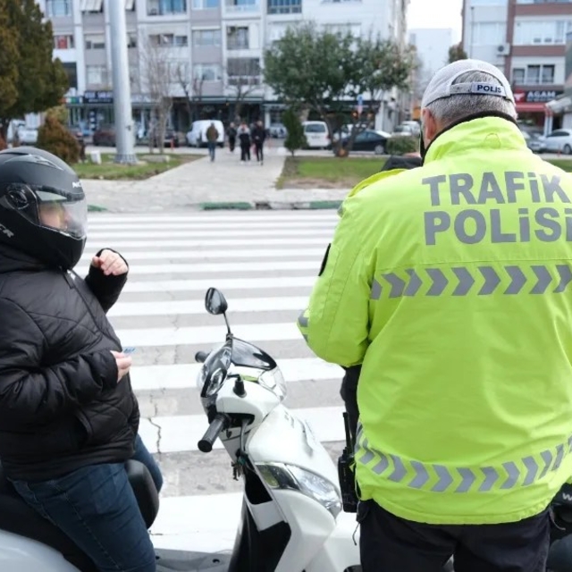 Kırklareli'nde araç trafiğine kapalı caddelerde denetim yapıldı
