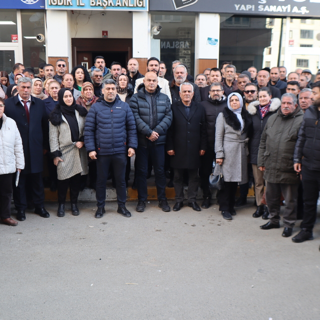 AK Parti Iğdır İl Başkanlığına molotofkokteyliyle saldırı kınandı