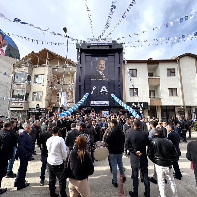 Anahtar Parti Genel Başkanı Ağıralioğlu, Aksaray'da partililerle buluştu