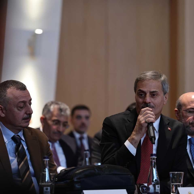 Başkan Alemdar, "Yerel Yönetimler Deneyim Paylaşım Toplantısı"na katıldı