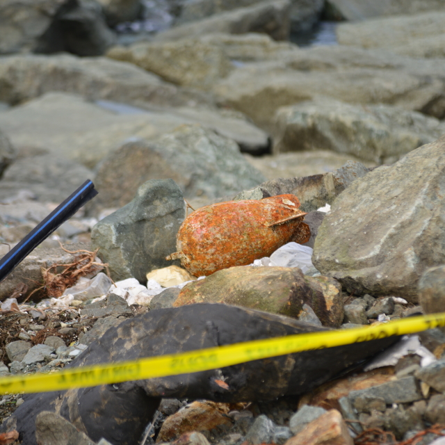 Rize'de patlamamış 'su altı bombası' kıyıya vurdu