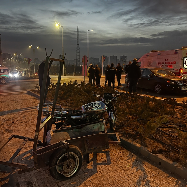 Kayseri'de otomobil ile sepetli motosiklet çarpıştı: 4 yaralı