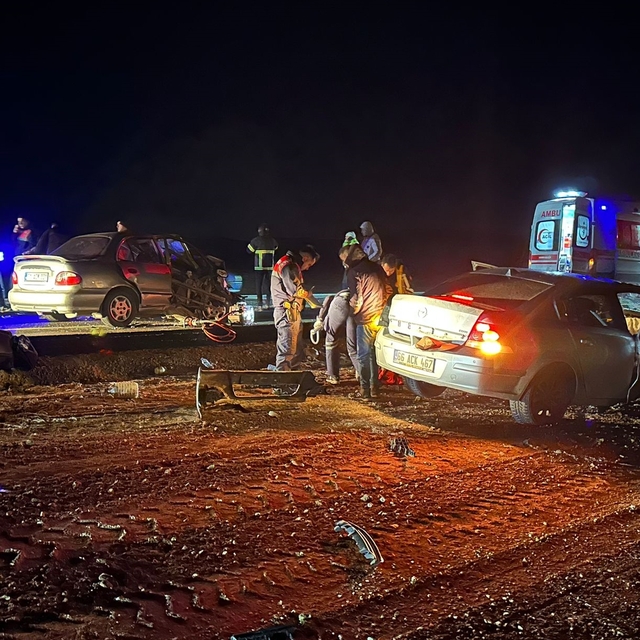 Kırıkkale'de iki otomobilin çarpıştığı kazada 1 kişi öldü, 6 kişi yaralandı