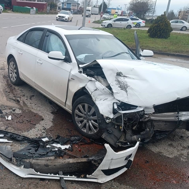 Samsun'da iki aracın çarpıştığı kazada 2 kişi yaralandı