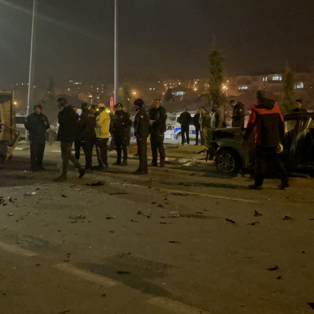 Kayseri'de otomobil ile kamyonet çarpıştı: 6 yaralı