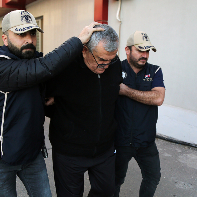 FETÖ'den aranan meslekten ihraç emniyet müdürü yakalandı