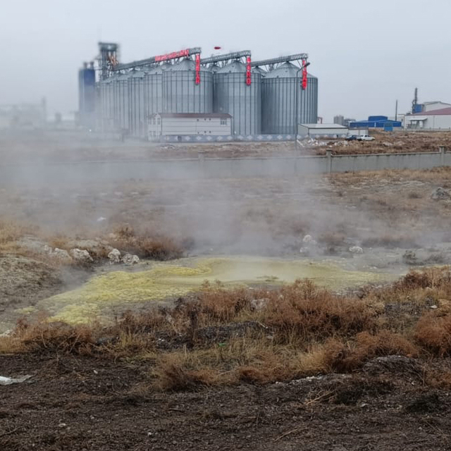Devrilen asit yüklü tankerin şoförü öldü