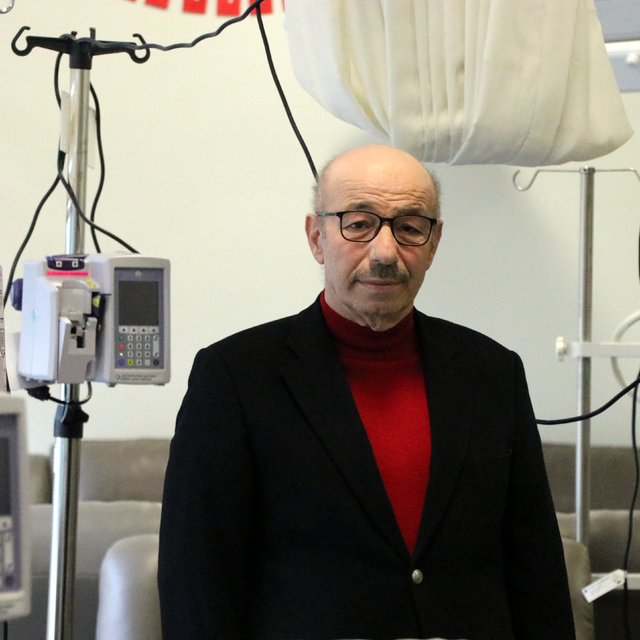 Babasını kaybettiği akciğer kanserini 62 yaşında yendi