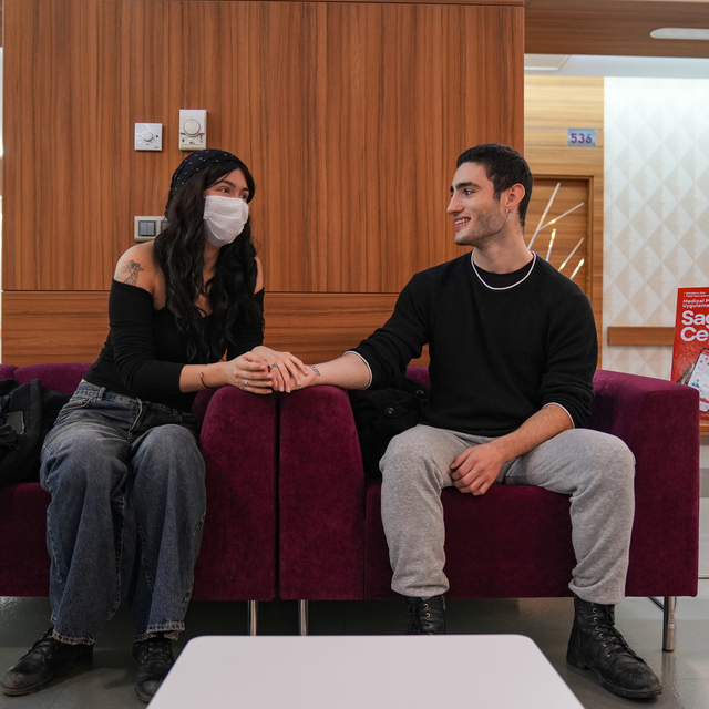 Hastanede evlilik teklifi alan Nehir, kök hücresinden yapılan nakille sağlı...