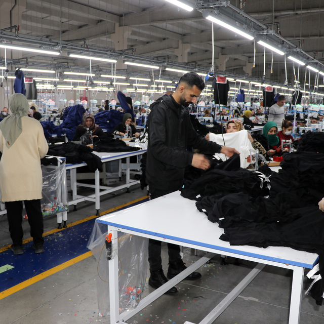 Yıllar sonra döndüğü memleketi Ağrı'da devlet desteğiyle 350 gence iş imkan...