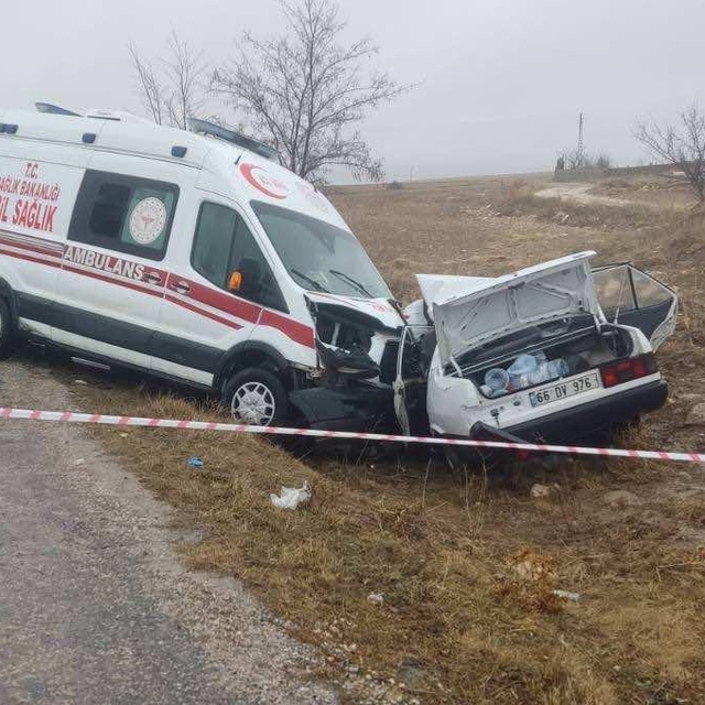 Yozgat'ta ambulansla otomobilin çarpıştığı kazada 1 kişi öldü