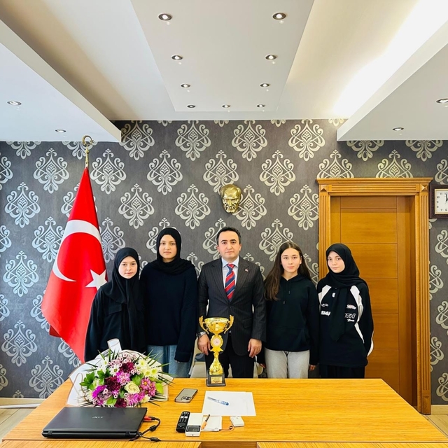 Espiye Kaymakamı Kavanoz, başarılı lise öğrencilerini ağırladı