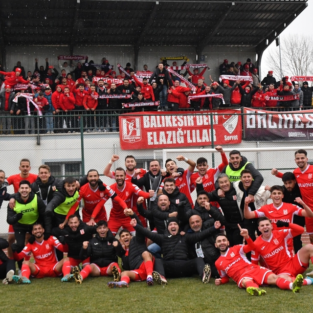 Balıkesirspor zirvede bitirdi