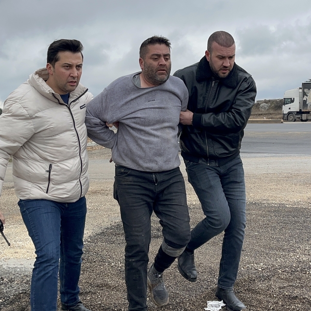 Eskişehir'de çıkan kavgada bir kişi silahla yaralandı