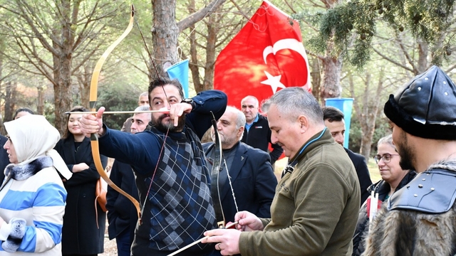 ÇOMÜ'de "Türk Dünyası Geleneksel Okçuluk Atölyesi" düzenlendi