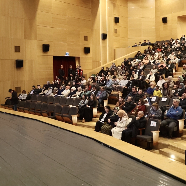 Sinop'ta Cumhuriyet'in 101. yılında 101 çocuğun koruyucu aileyle buluşturul...