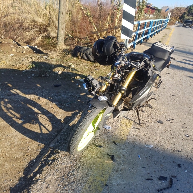 Salihli'de traktörle çarpışan motosikletli yaralandı